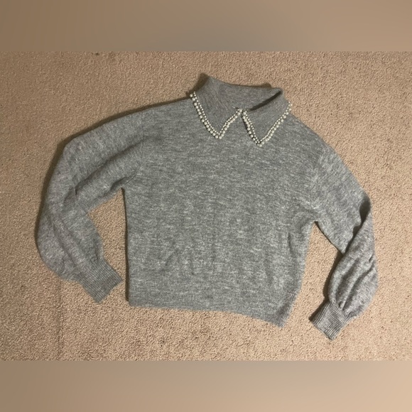 H&M Grey collared sweater with pearl design size Small - Picture 9 of 10